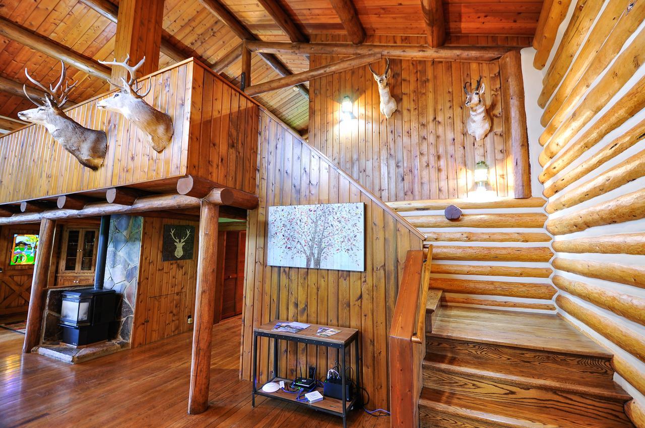 Glacier Homestead Coram Eksteriør billede